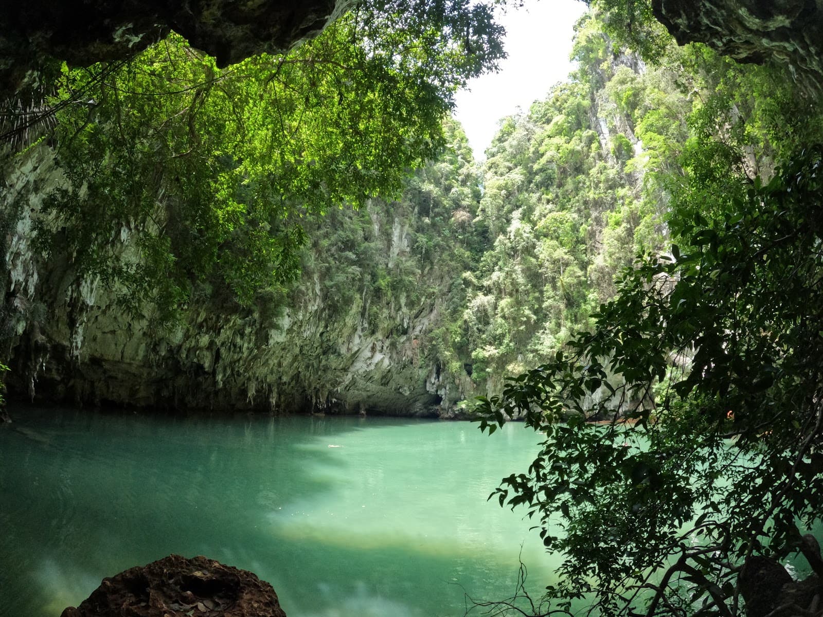 Hong Lagoon - Image 1