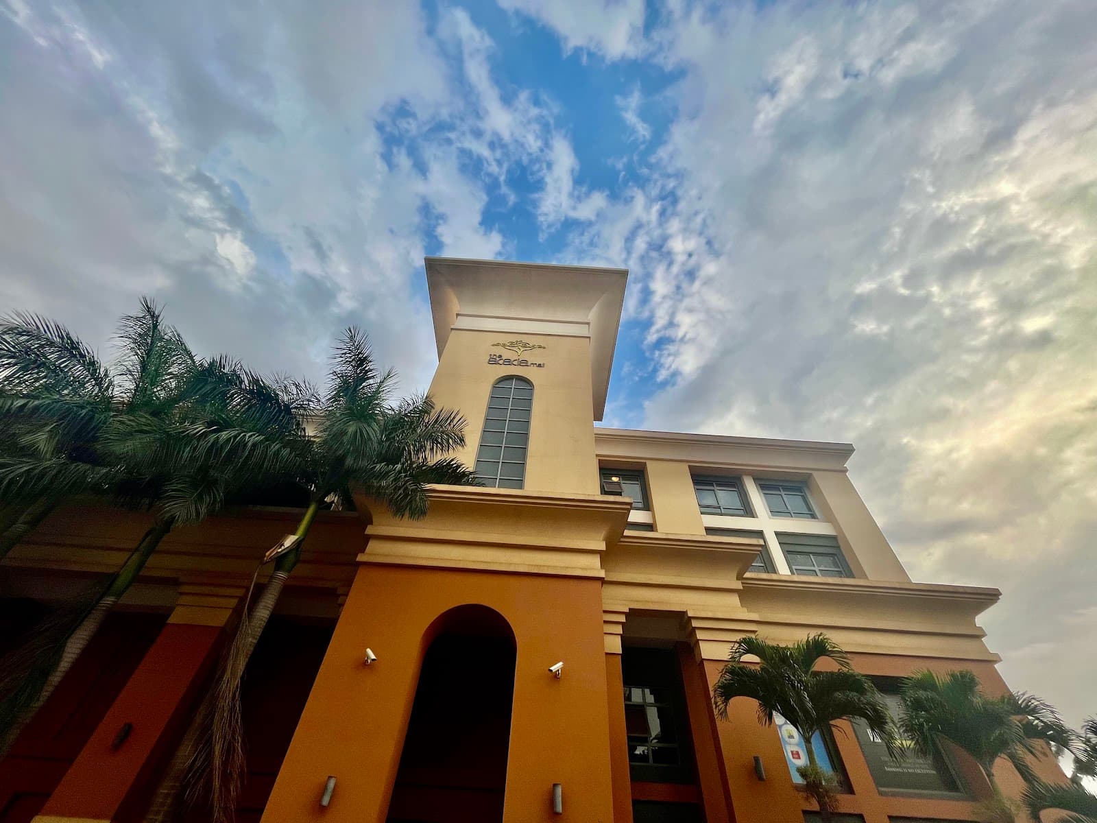 Kololo Hill Viewpoint - Image 1