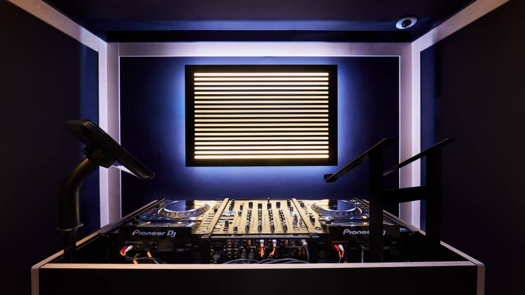 Podcast & Radio Studios