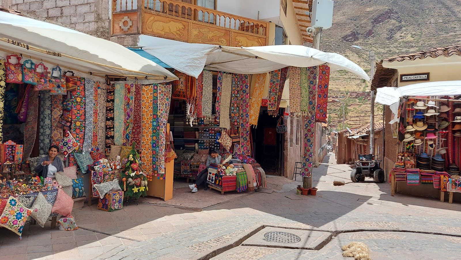 Pisac Town and Market - Image 1