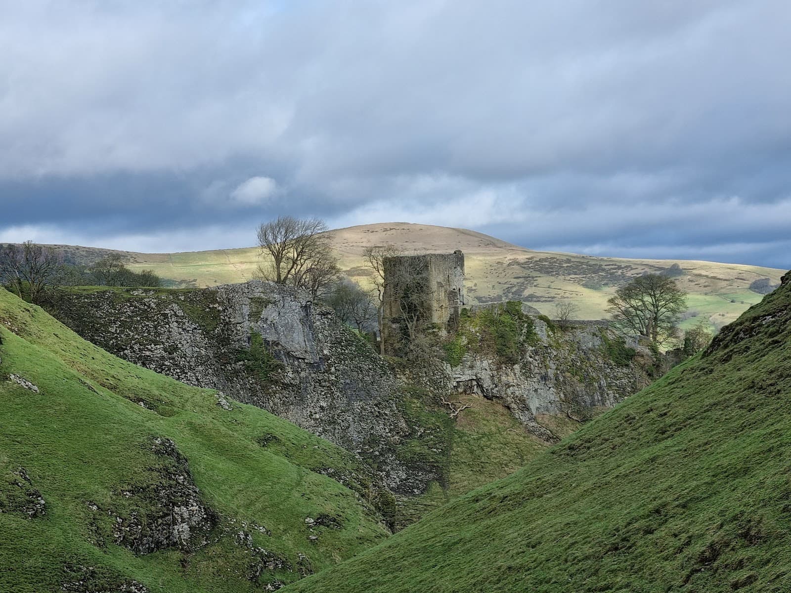 Cave Dale Castleton - Image 1