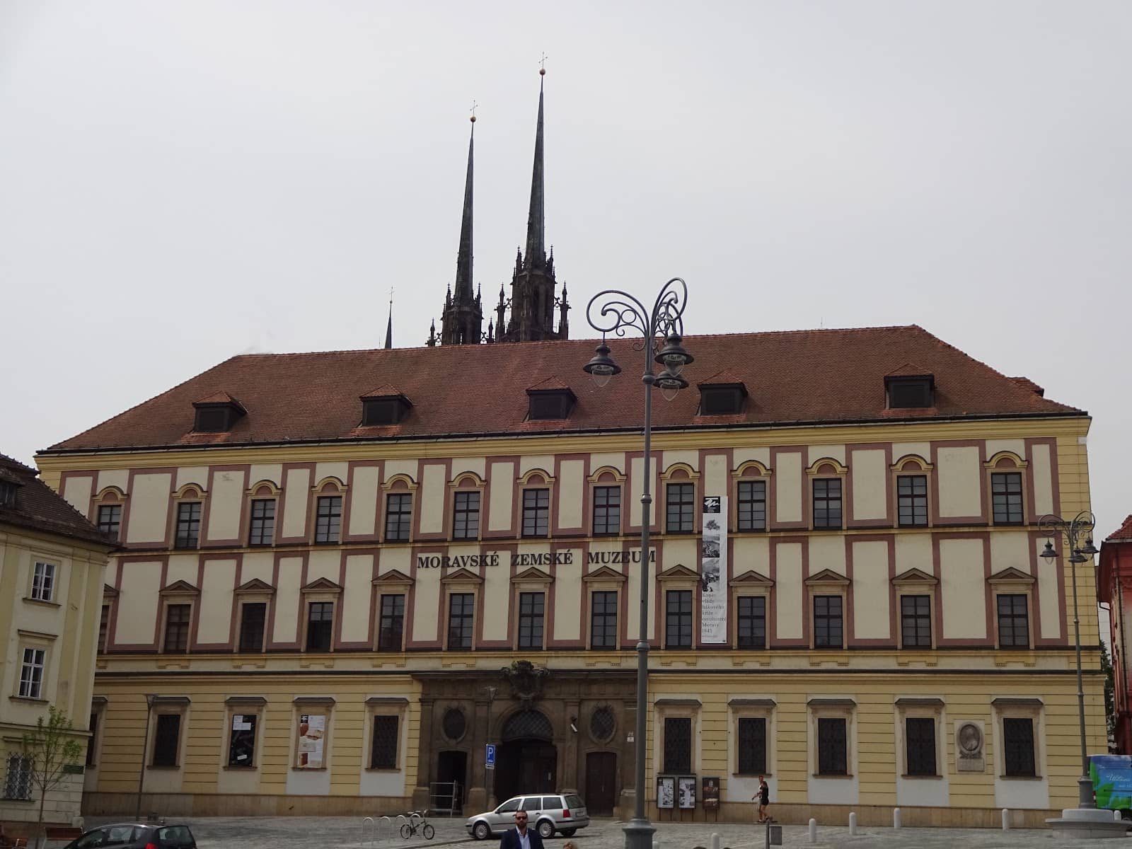 Minerals and Extinct Life