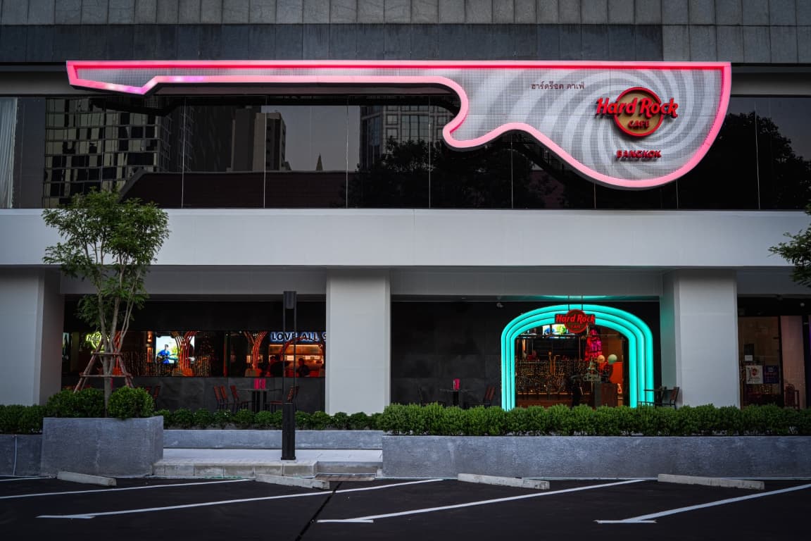 Hard Rock Cafe - Image 1