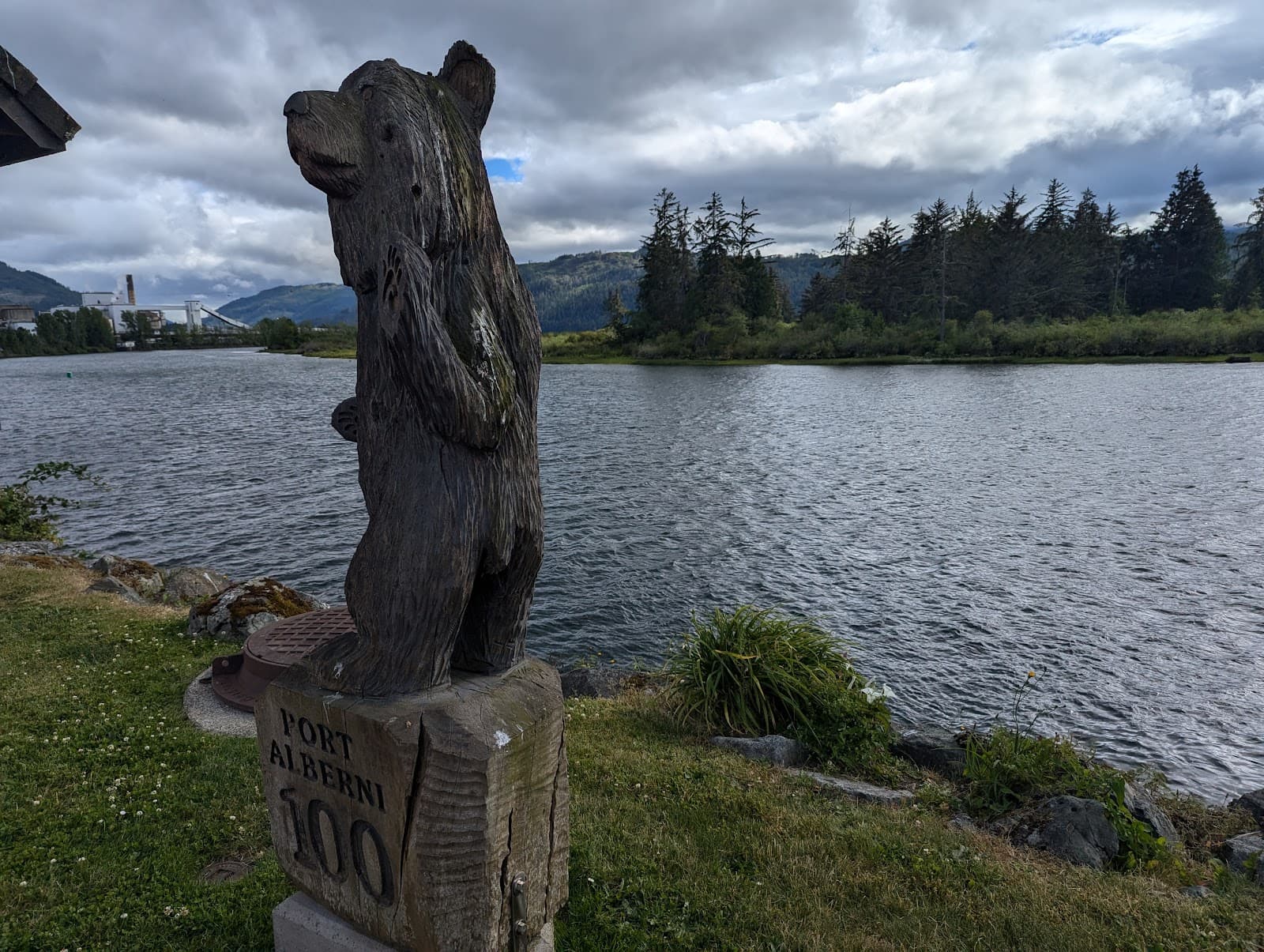 Victoria Quay (Bear Viewing) - Image 1