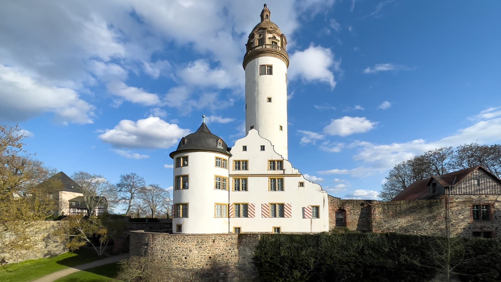 Höchst Castle Frankfurt - Image 1