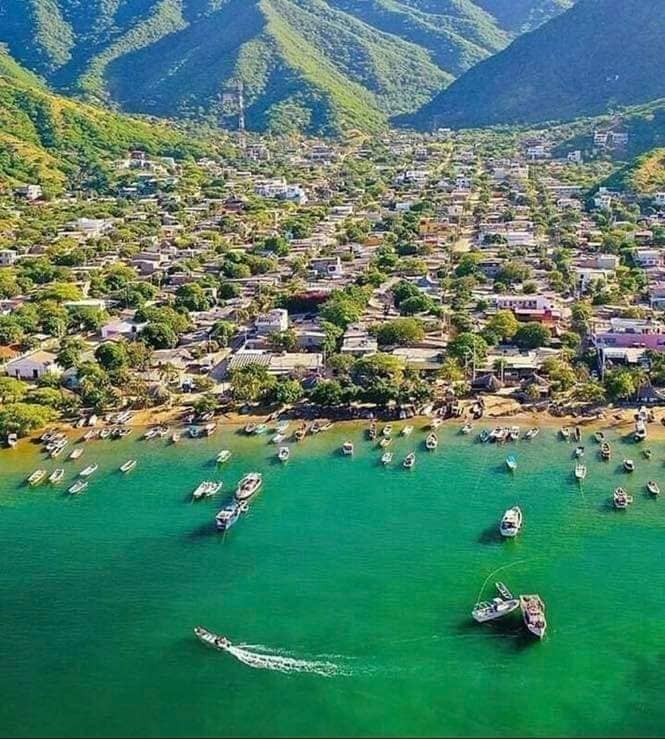 Hidden Coves & Beaches