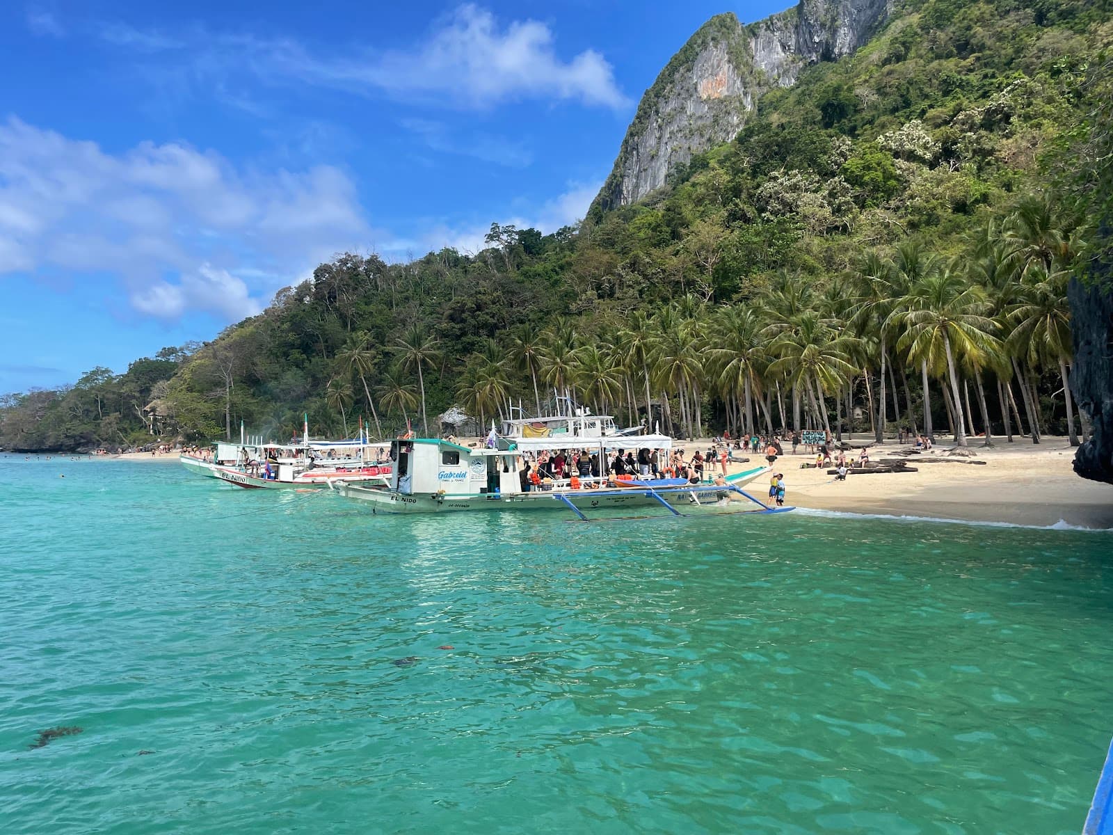 Seven Commandos Beach El Nido - Image 1