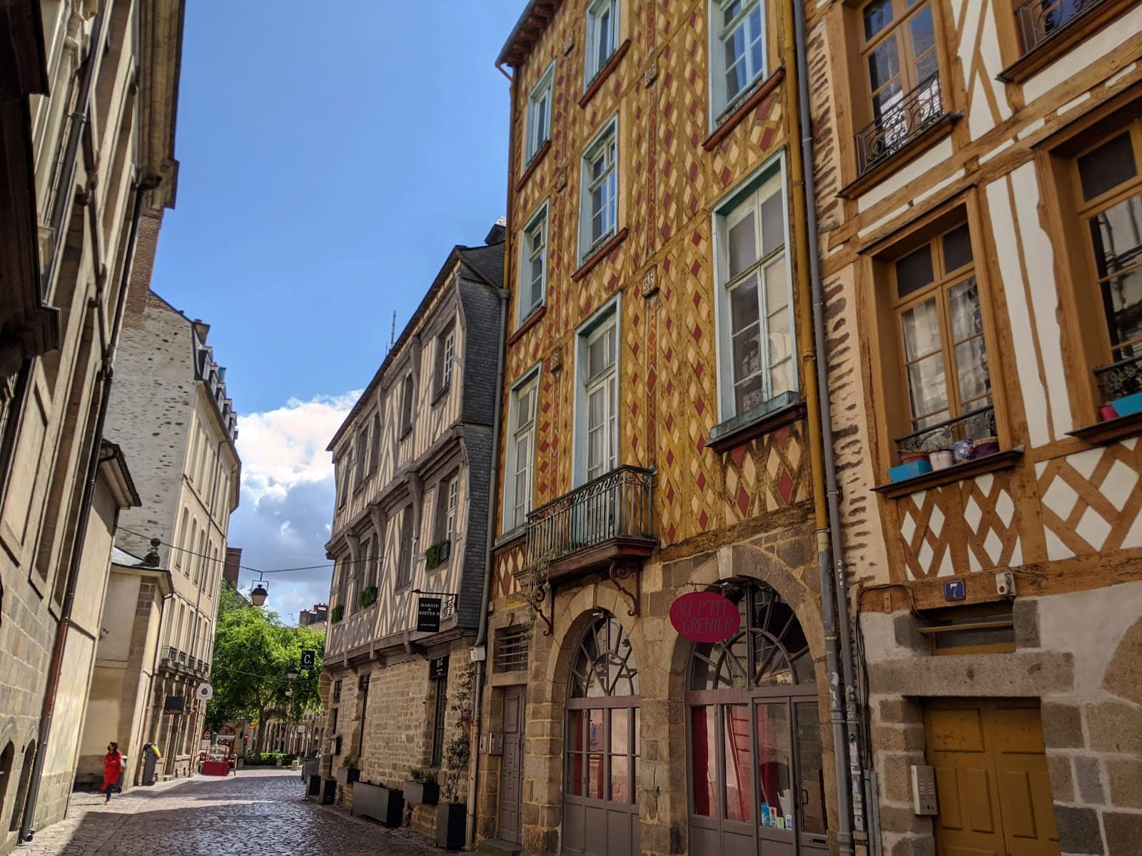 Rue du Chapitre - Image 1