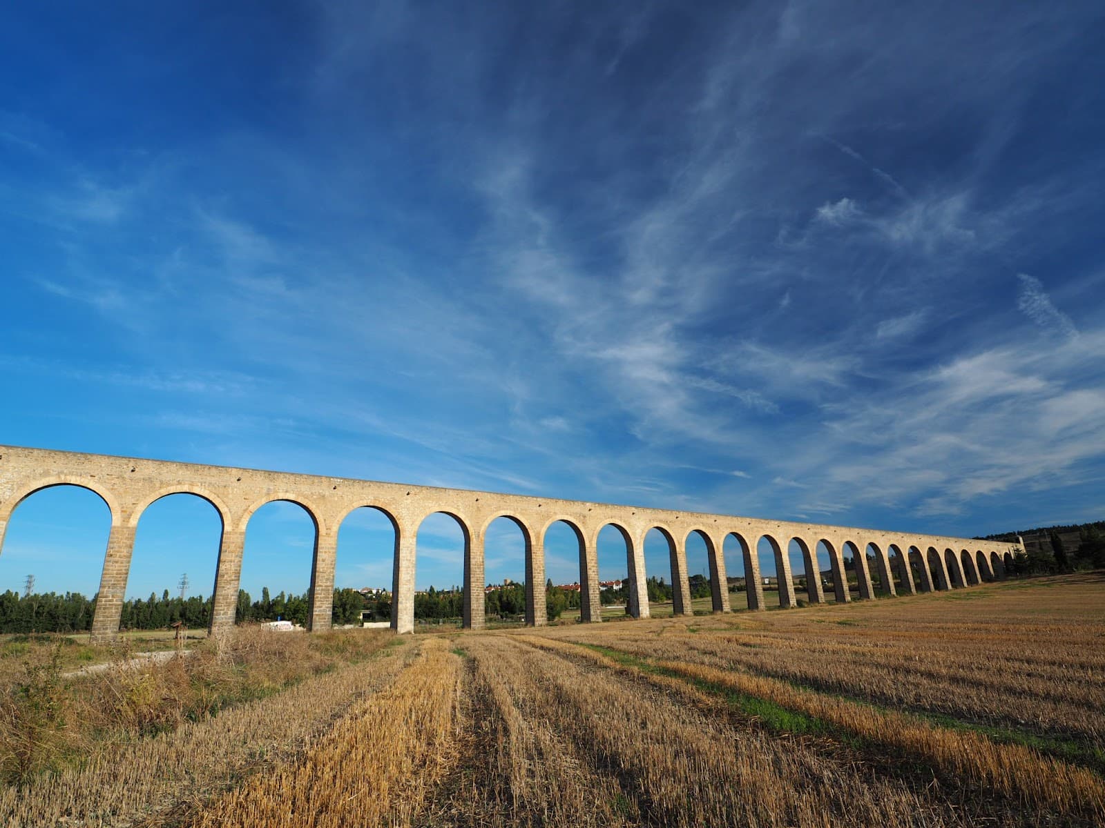 Noáin Aqueduct - Image 1