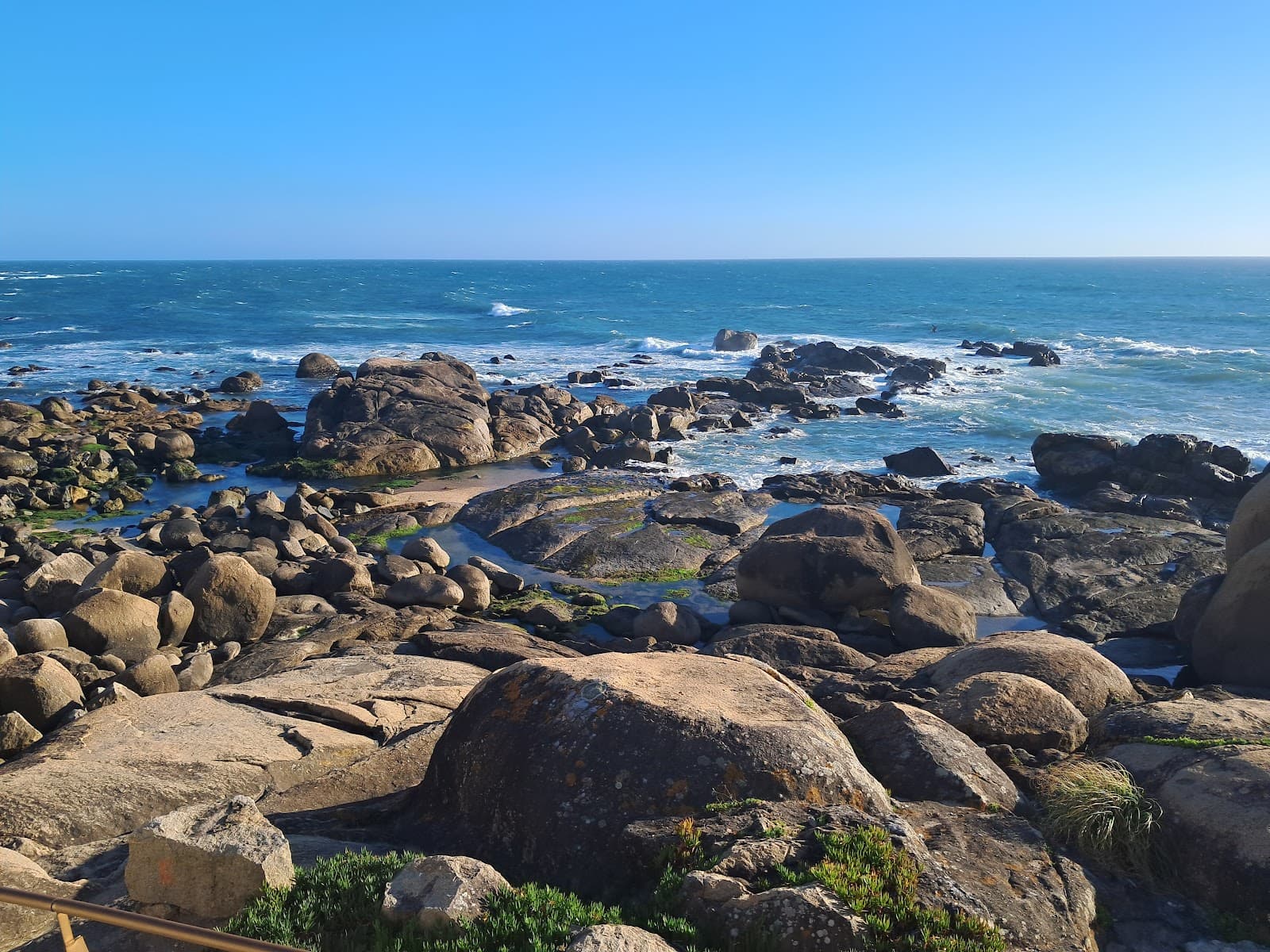 Praia de Lavadores - Image 1