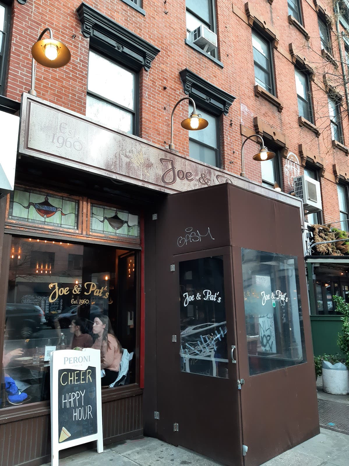 Joe & Pat's - Image 1