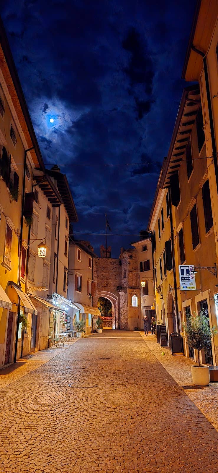 Lazise Castle (Castello Scaligero)