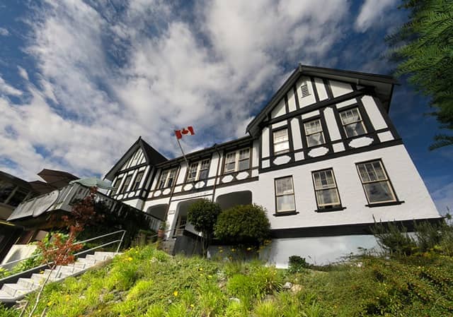 Warm & Attentive Staff