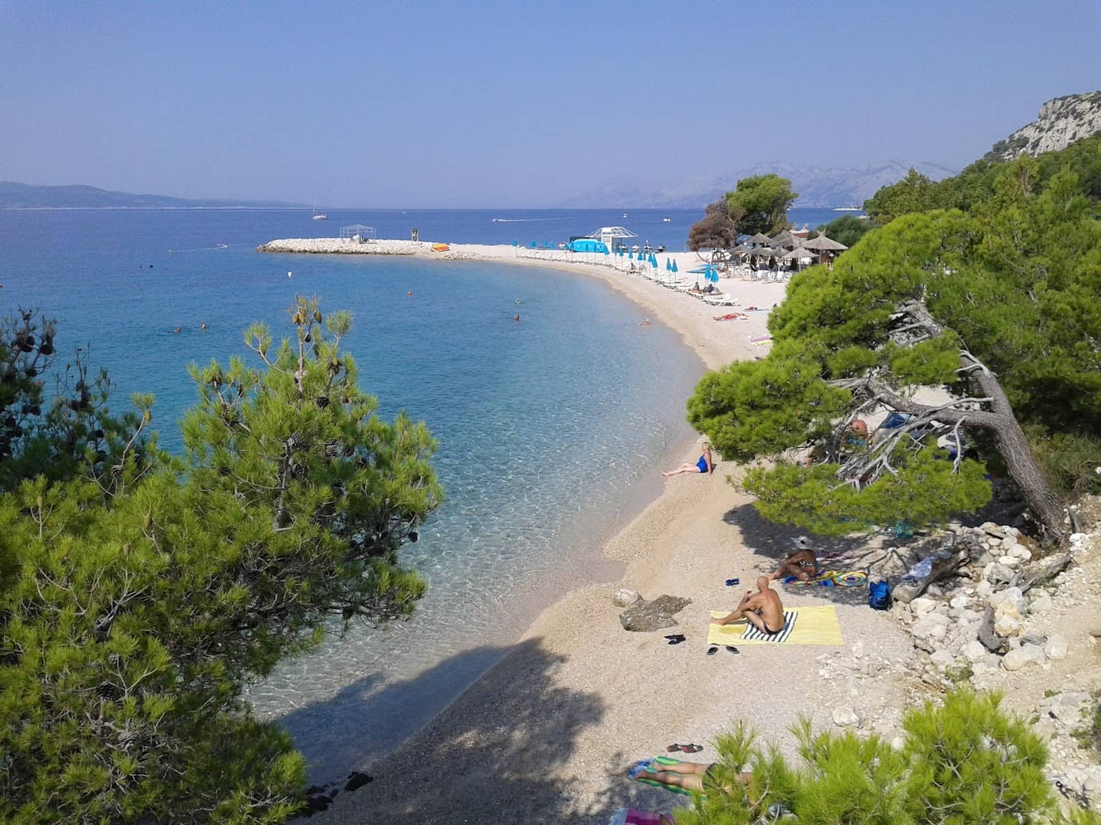 Beach Bar Chill Zones