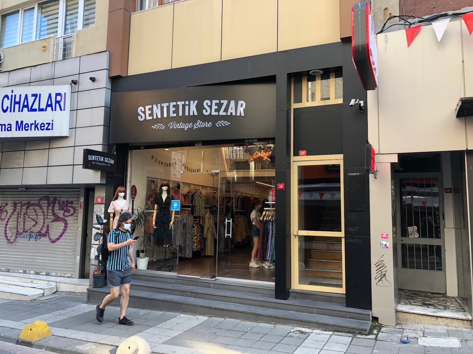 Sentetik Sezar, Istanbul - Image 1