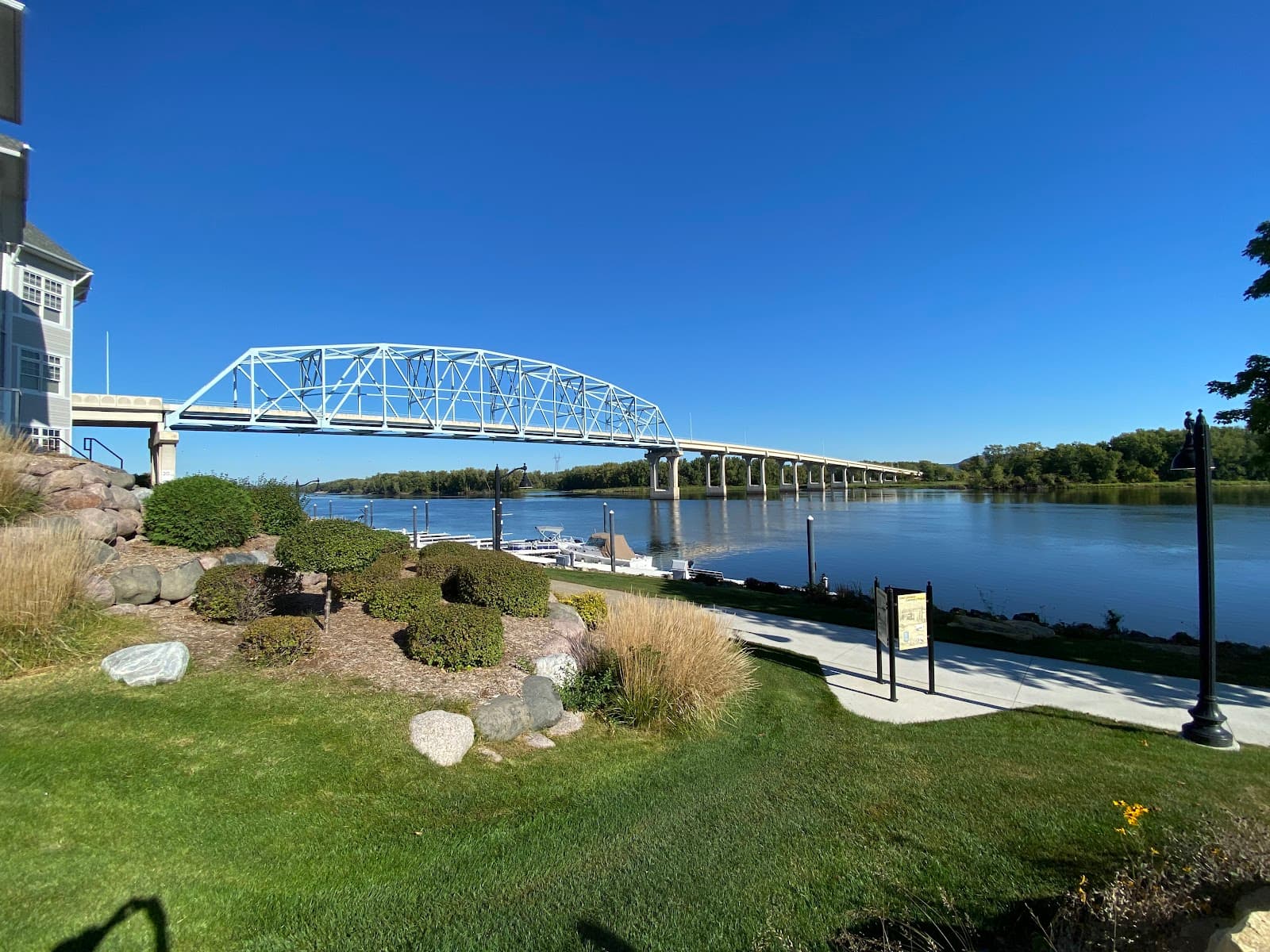 Wabasha Riverfront / Levee Park - Image 1