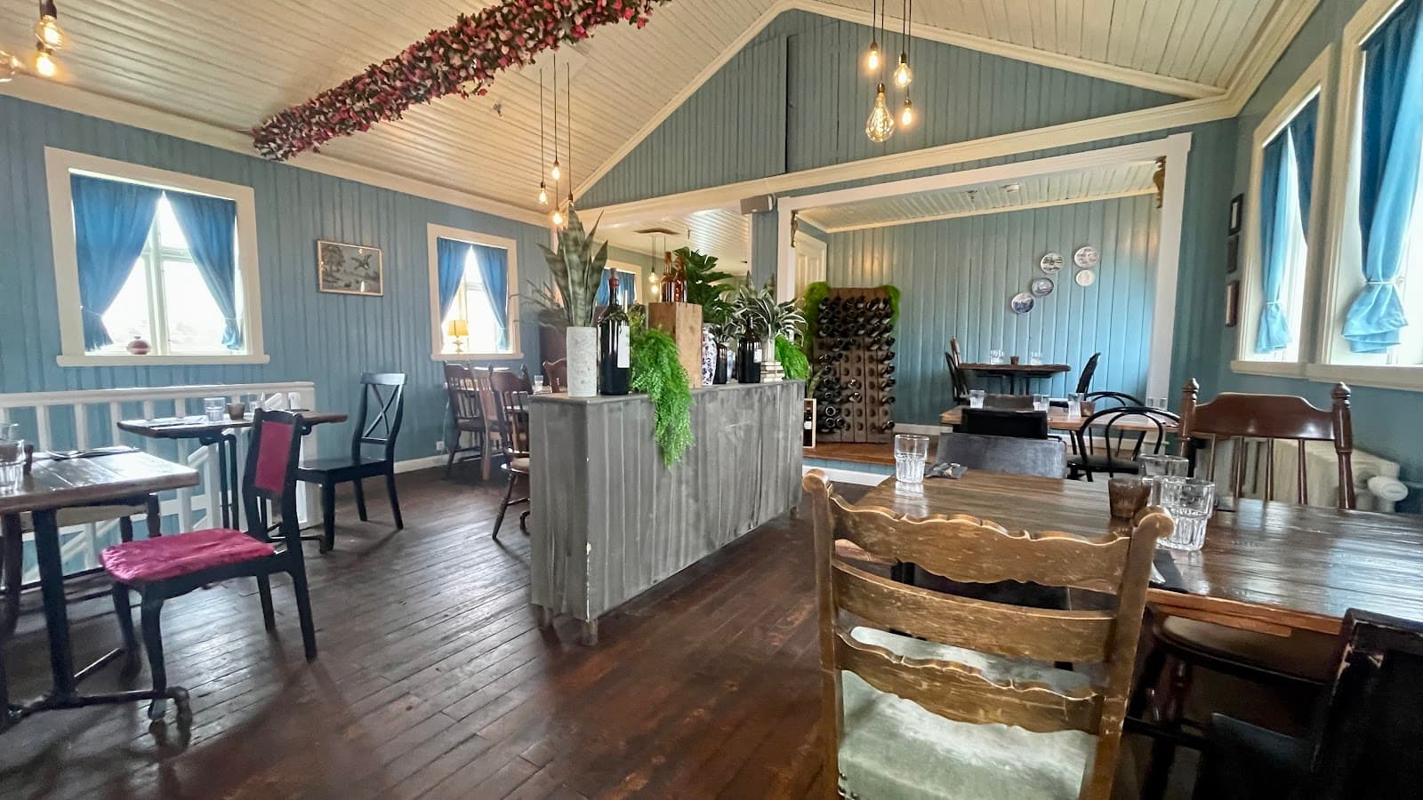 Tryggvaskáli House - Image 1