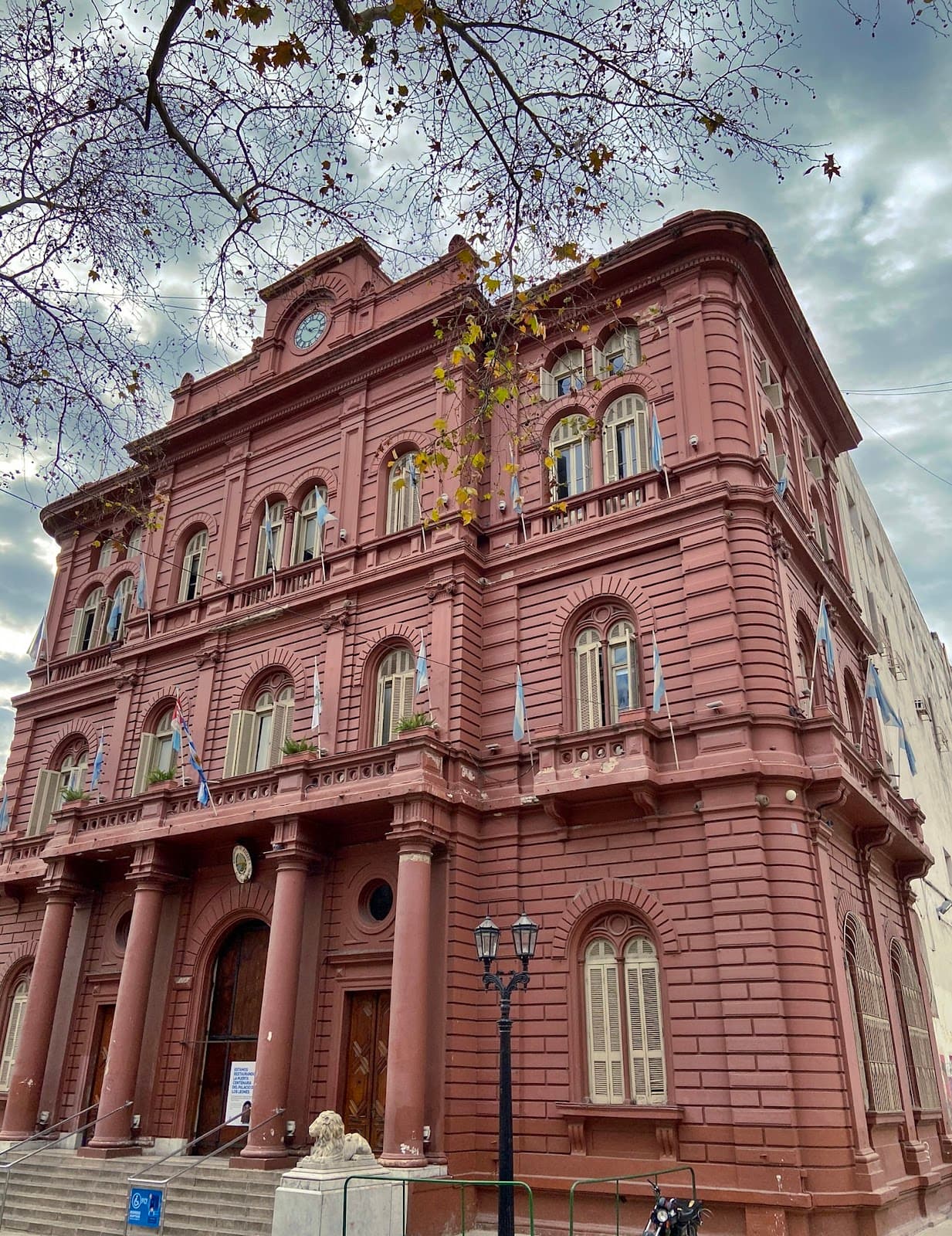 Palacio de los Leones City Hall - Image 1