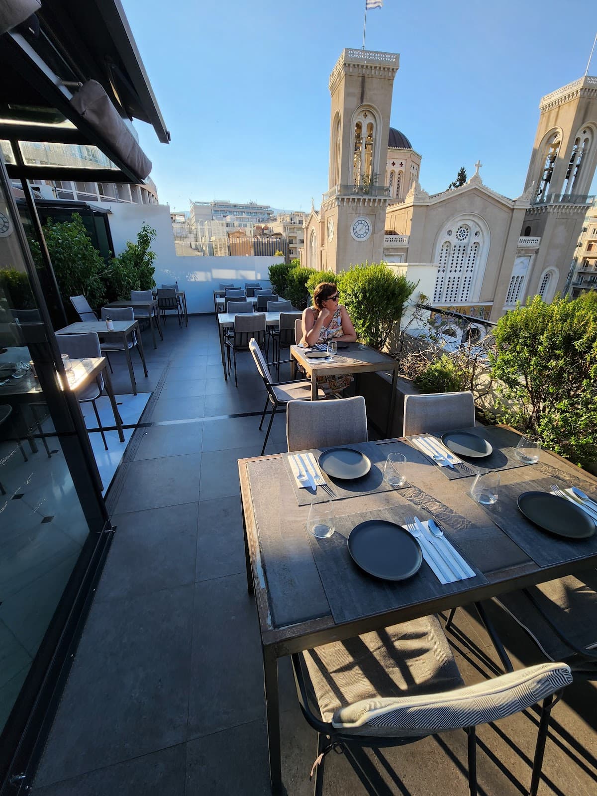 Zillers Rooftop Restaurant - Image 1