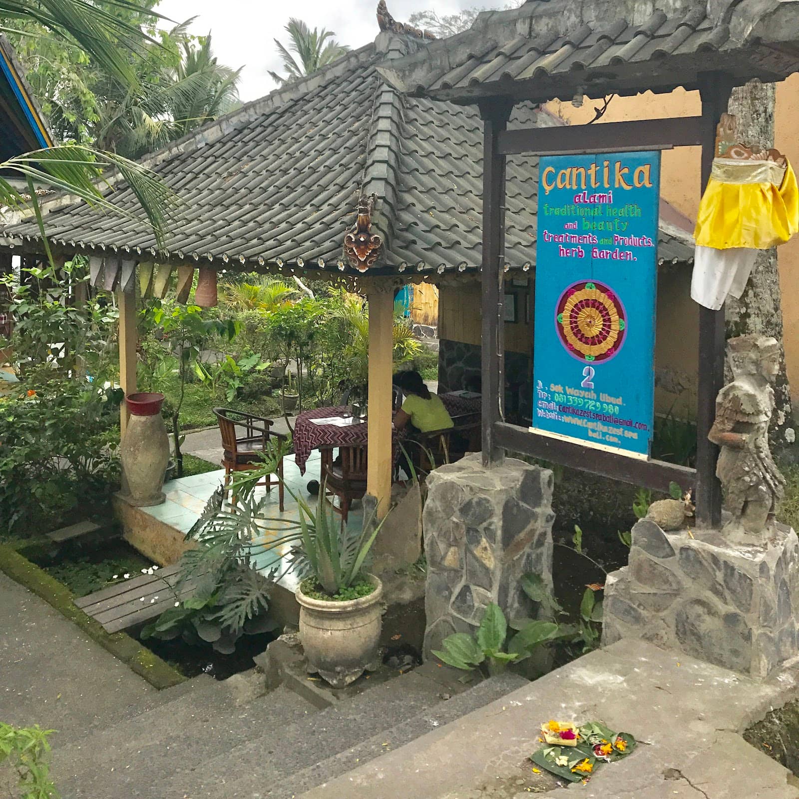 Couples Massage in Nature