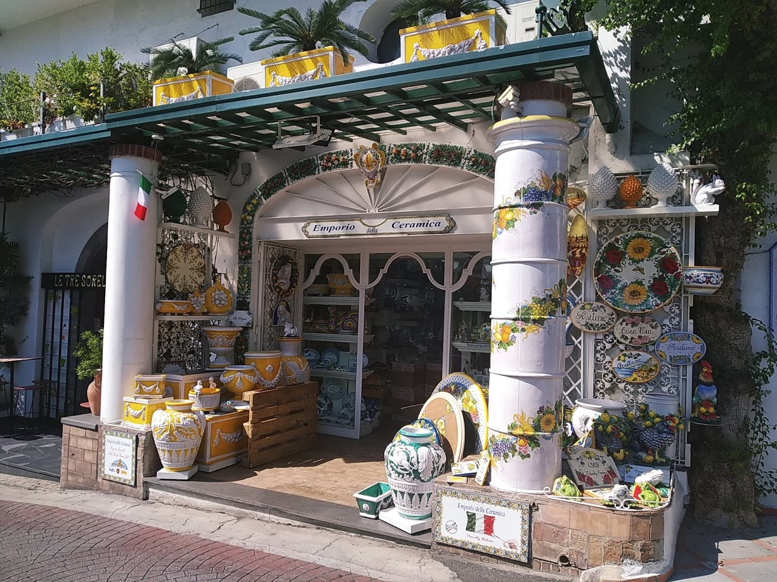 Cliffside Lanes & Shops Positano - Image 1