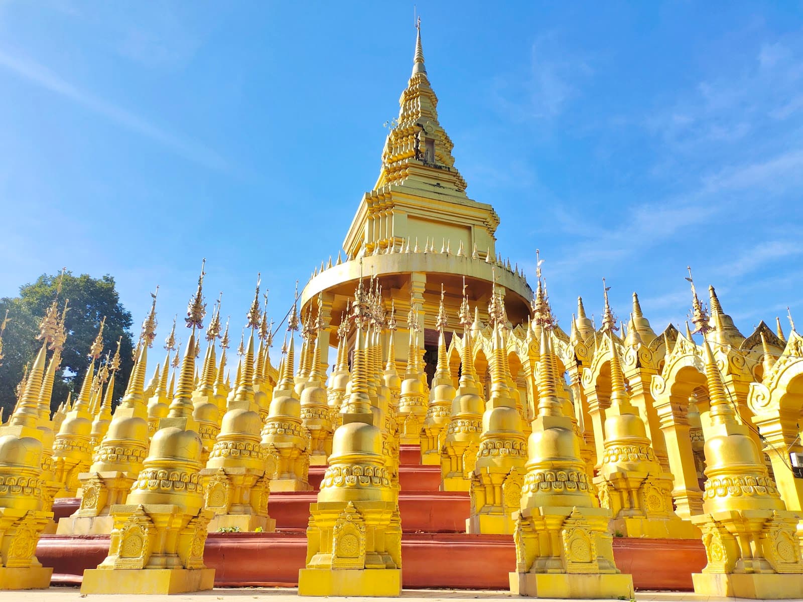 Wat Pa Sawang Bun - Image 1