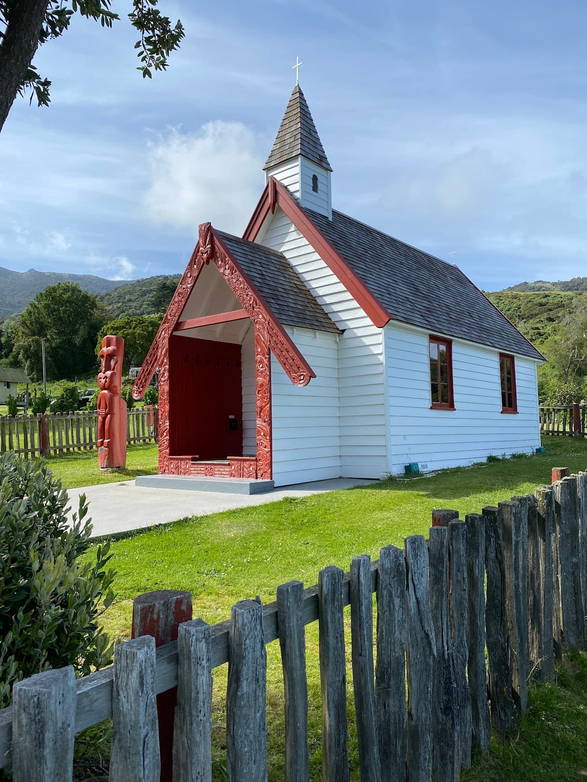 Onuku Church - Image 1