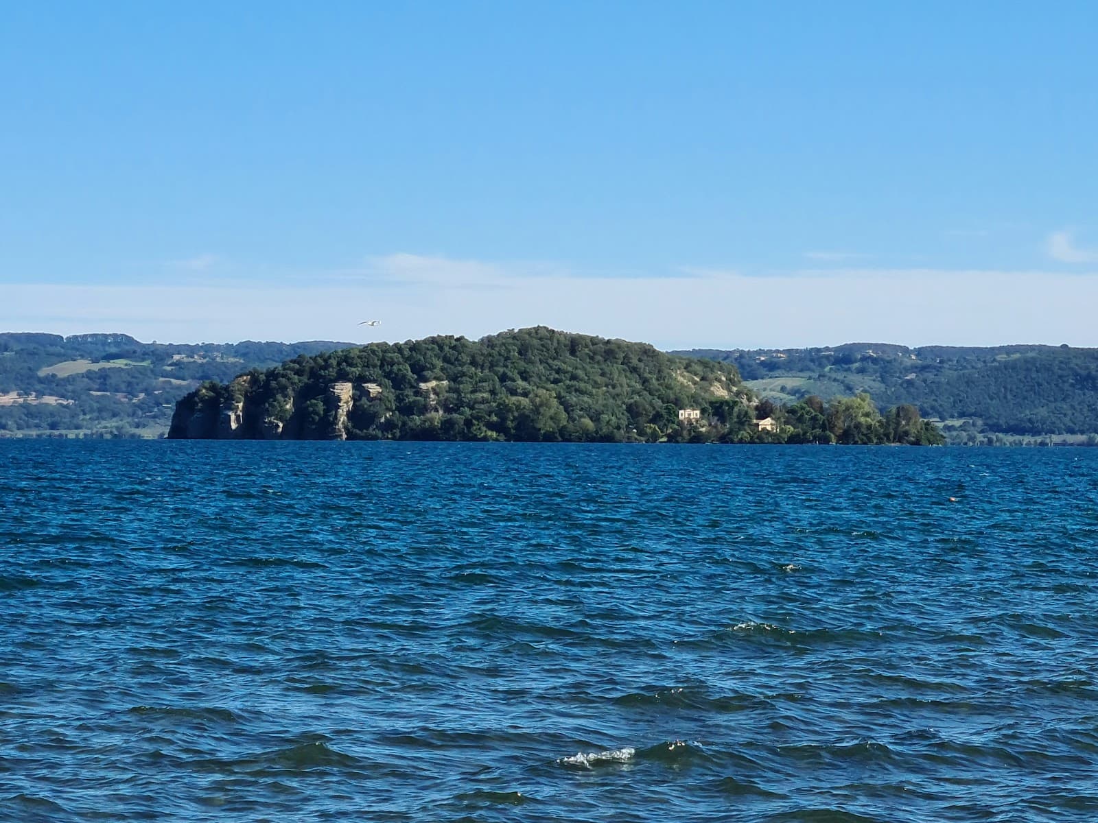 Isola Martana - Image 1