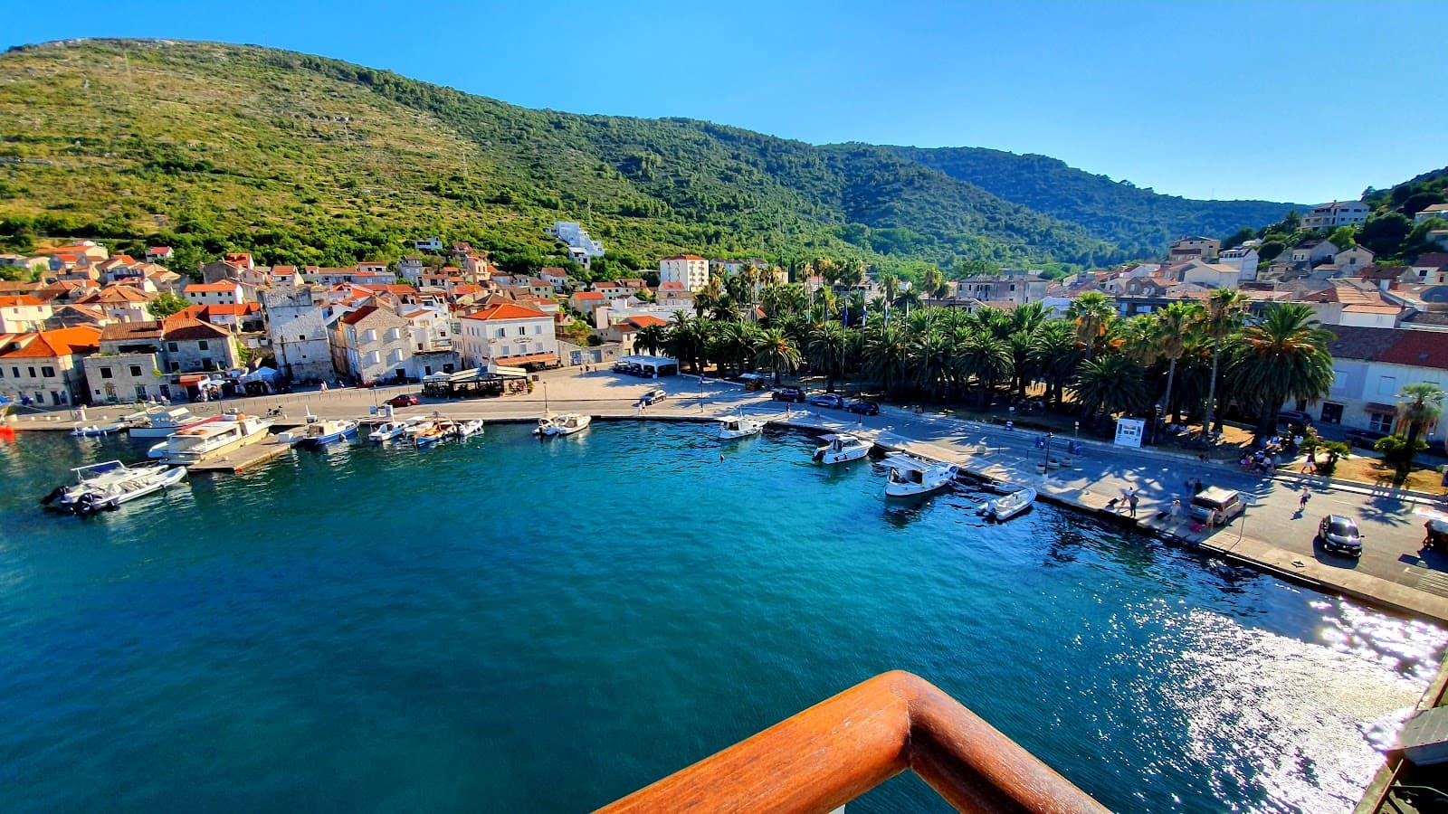 Vis Town - Image 1