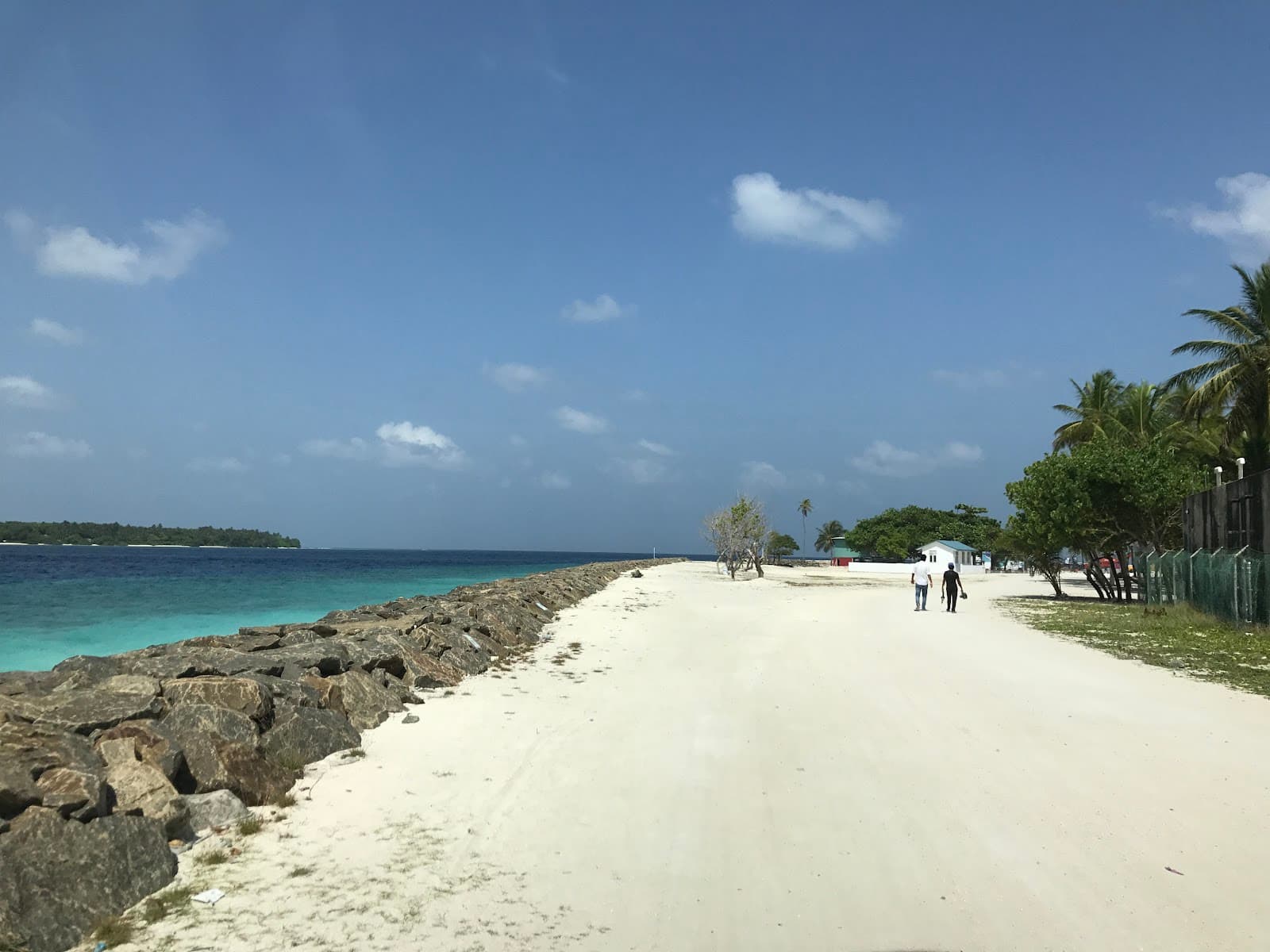 Eydhafushi Island - Image 1