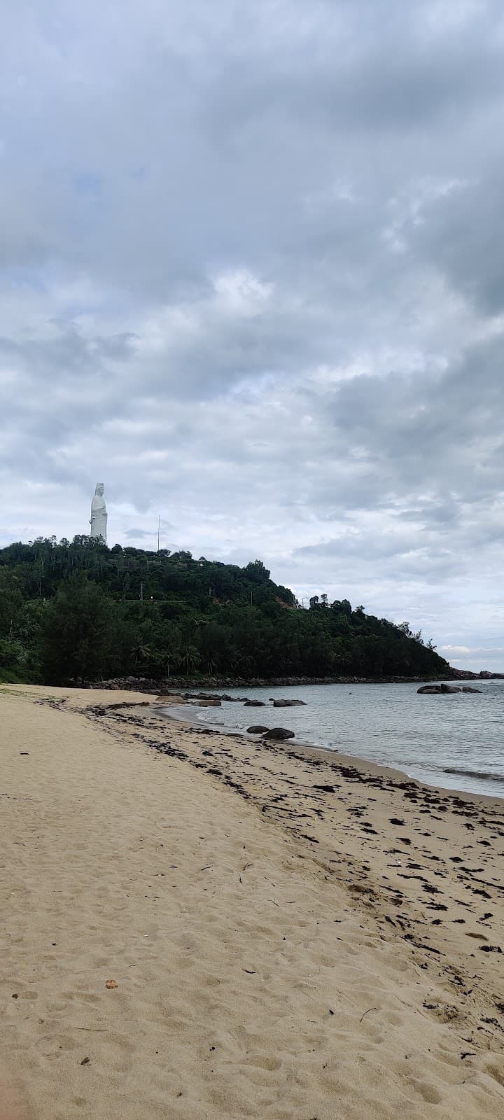 Bai But Beach Da Nang - Image 1