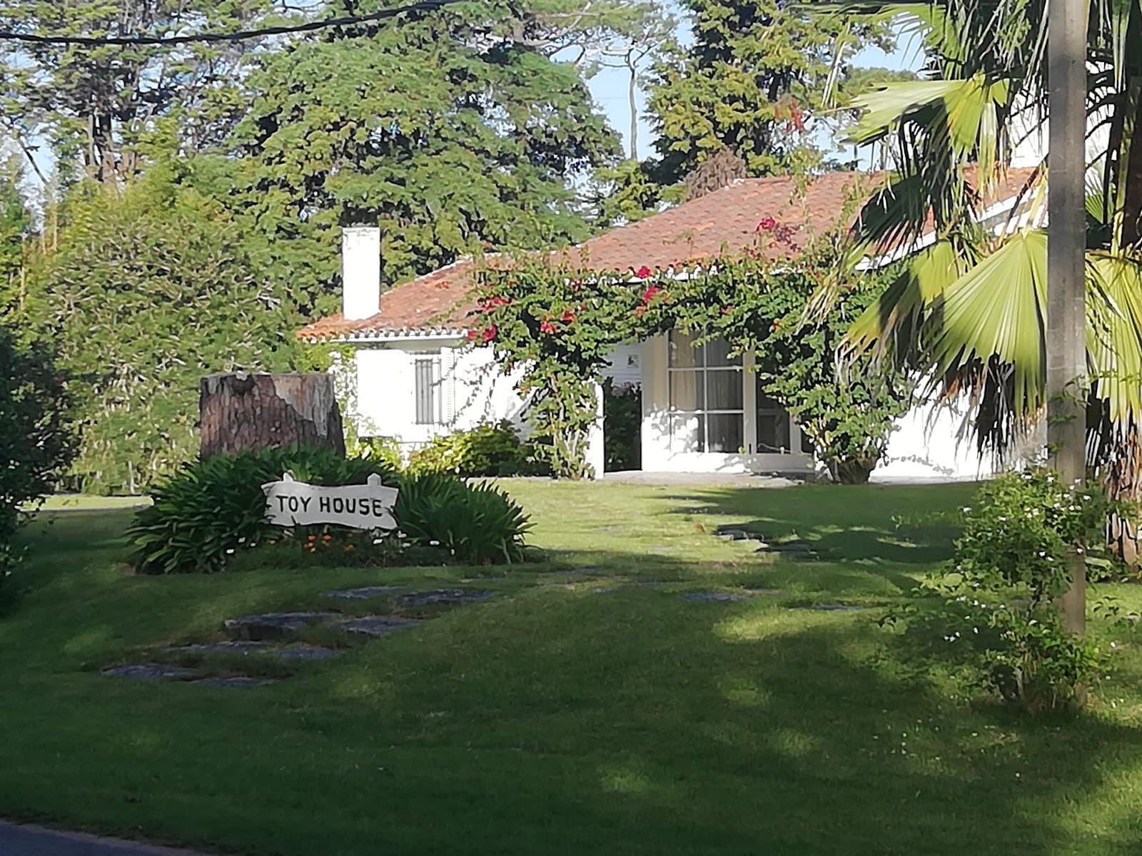 San Rafael Neighborhood - Image 1