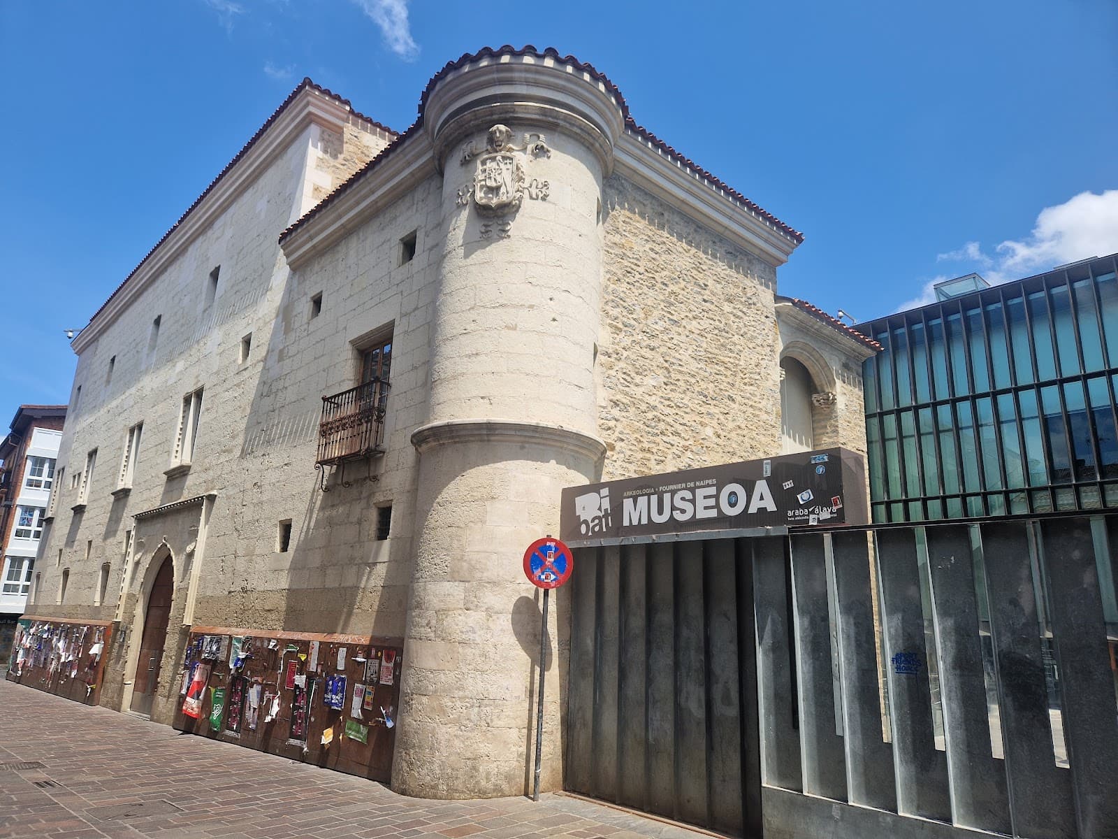 Bendaña Palace - Image 1