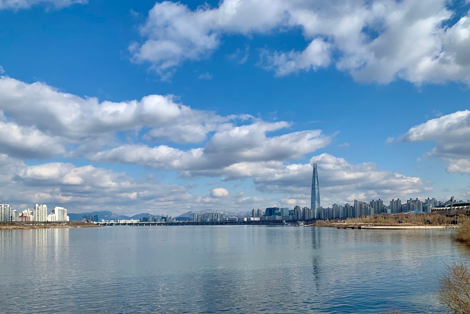 Han River Cycling Path - Image 1