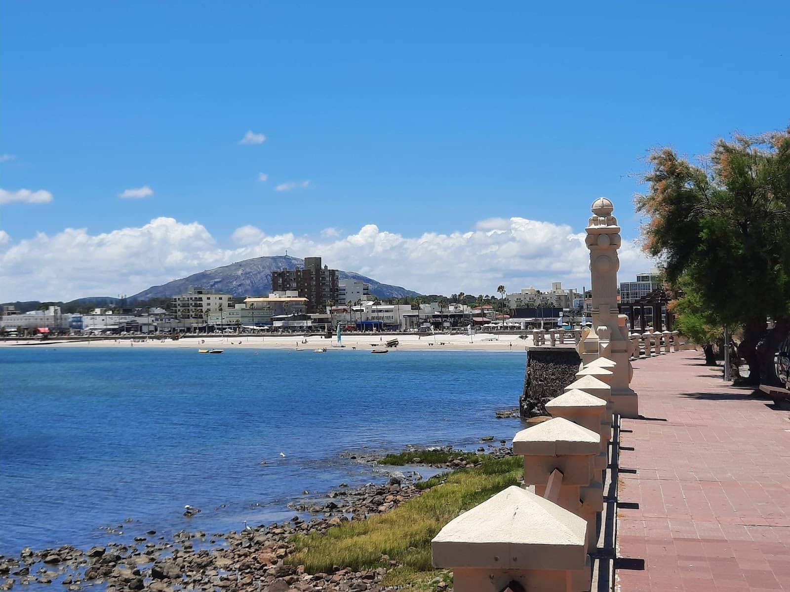 Rambla de los Argentinos