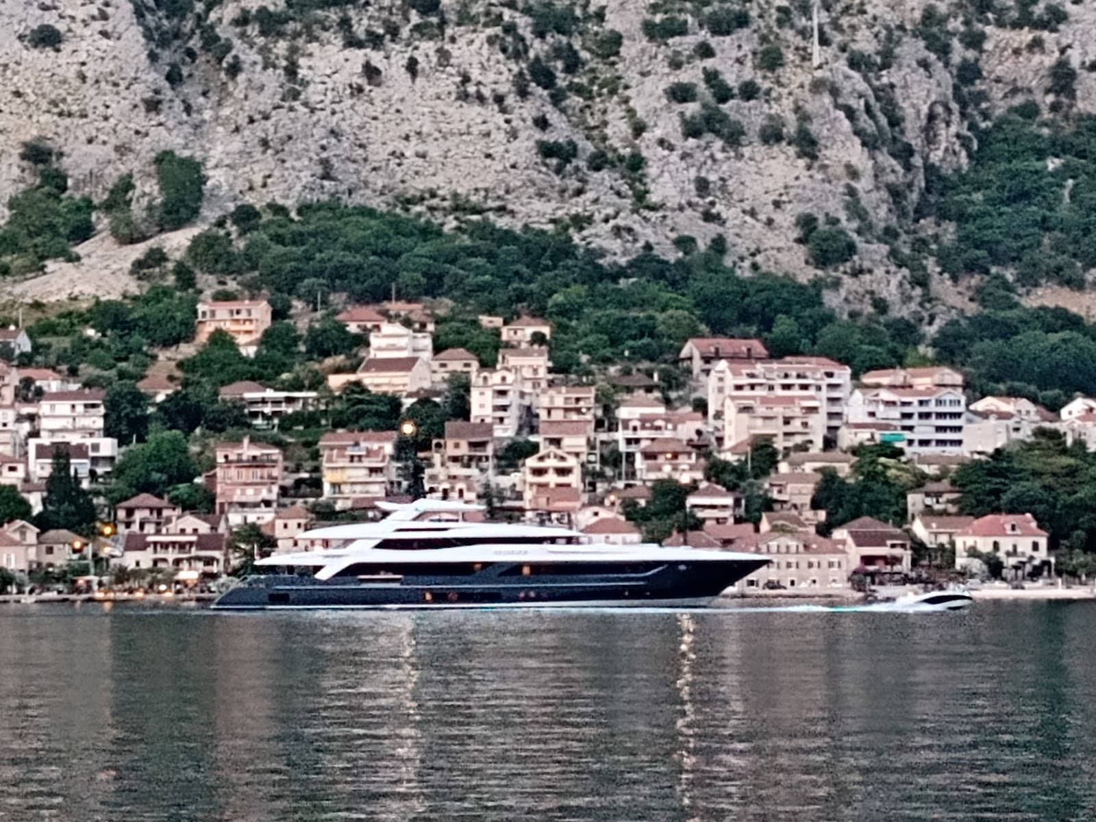 Private Jetties and Pontas