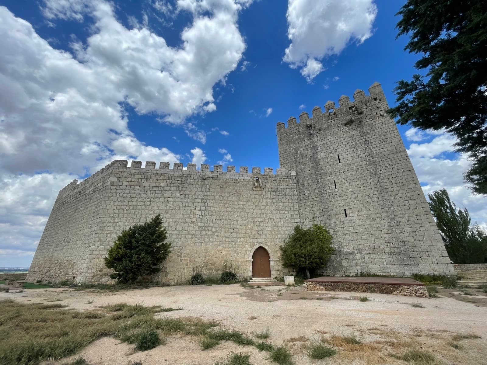 Monzón de Campos Castle - Image 1