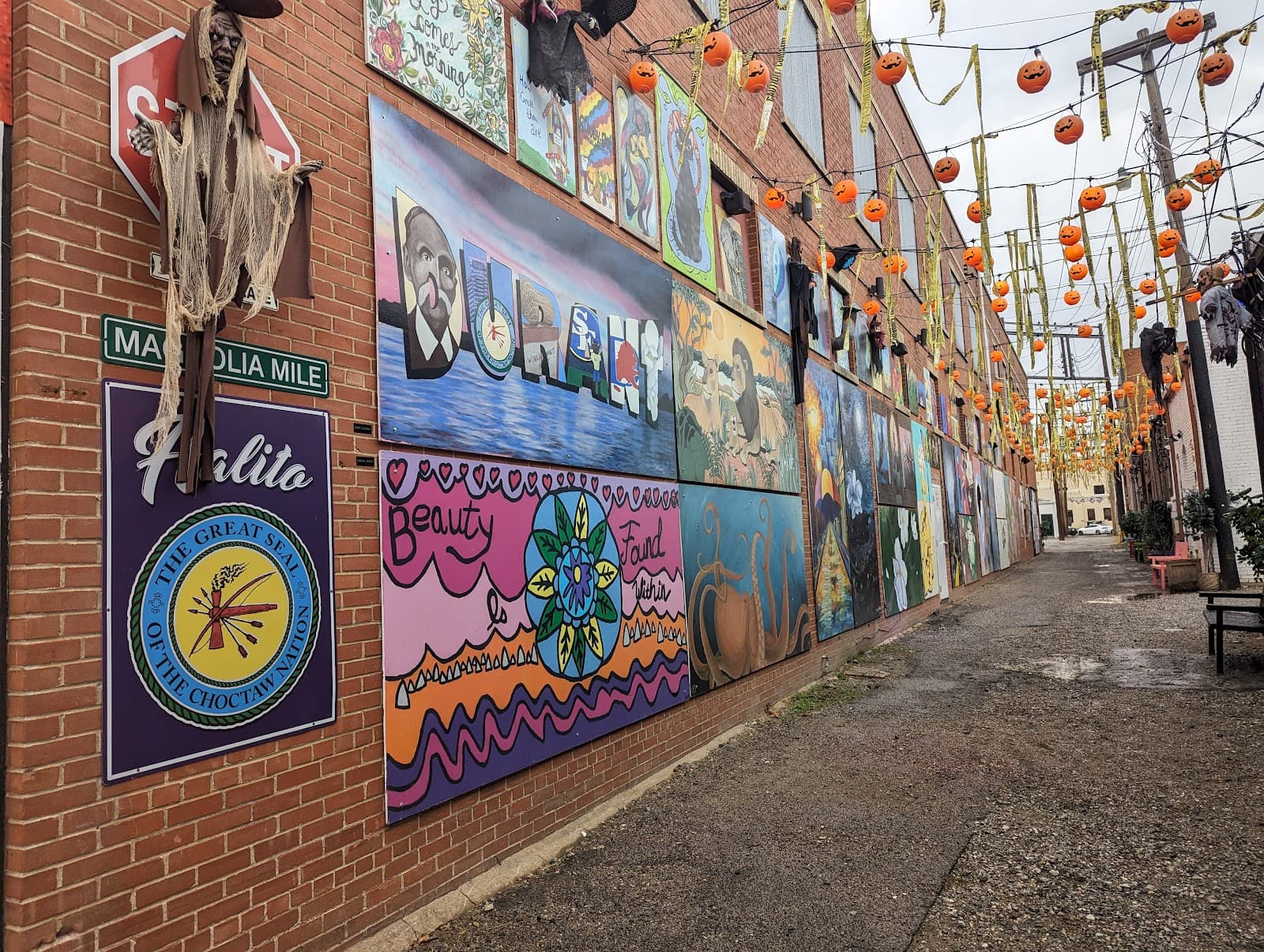 Magnolia Mile Art Alley - Image 1
