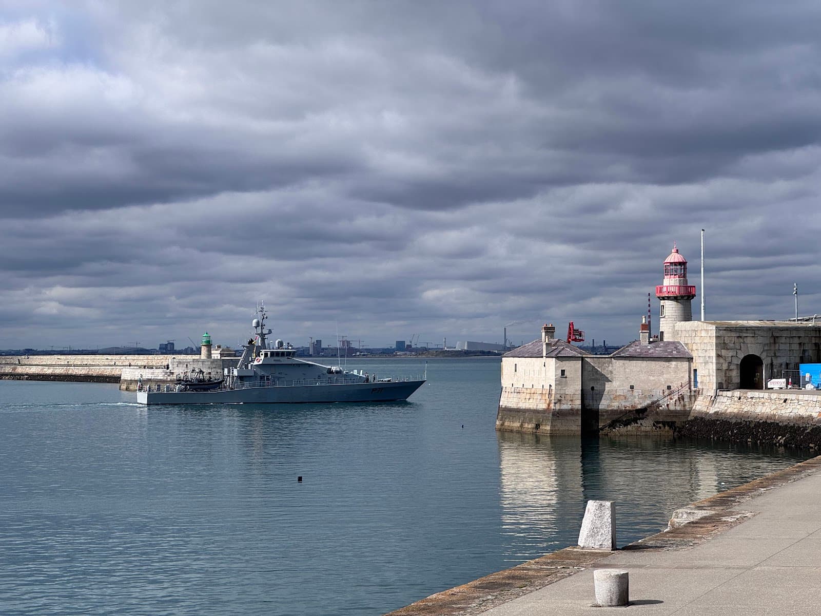 Dún Laoghaire Harbour & East Pier Dublin - Image 1