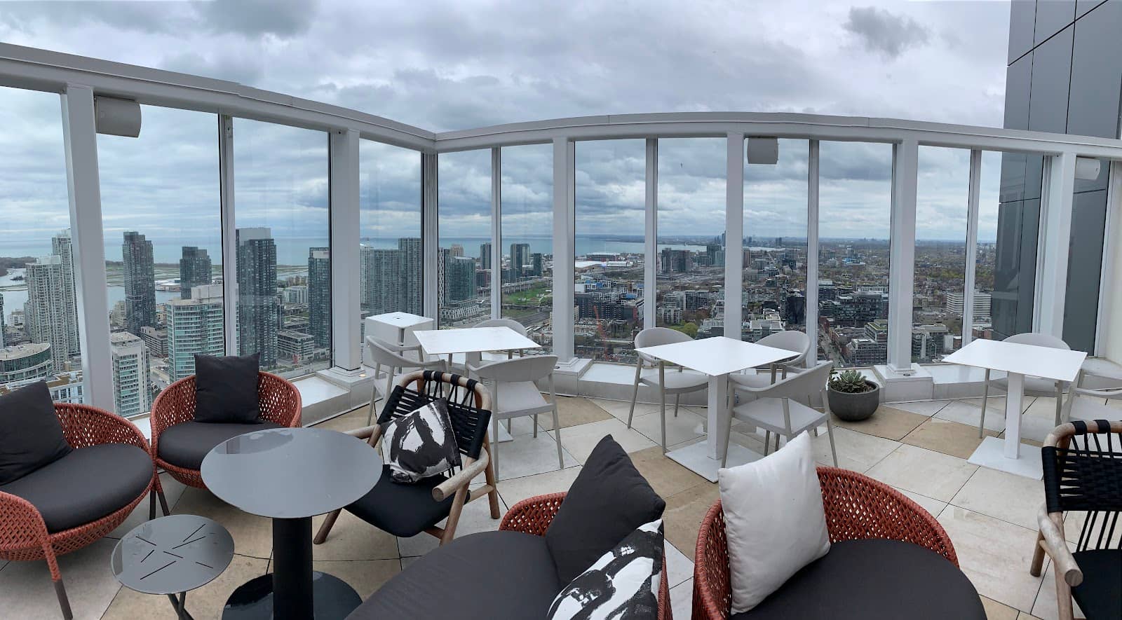 Infinity Pool Ambiance