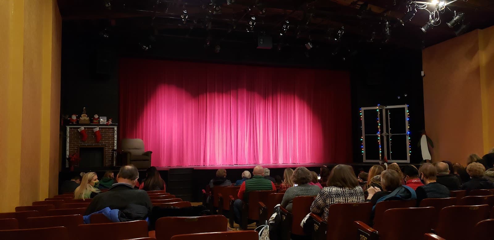 Pit and Balcony Theatre - Image 1