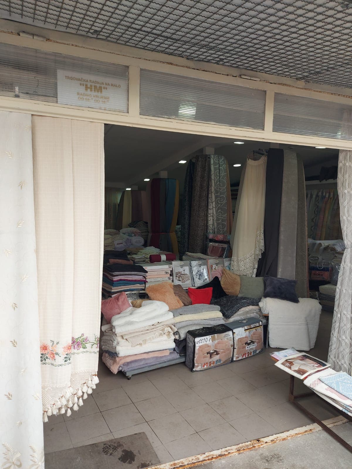 Ciglane Market - Image 1