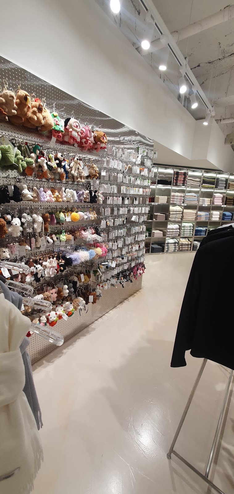 Luf (Hongdae) - Image 1