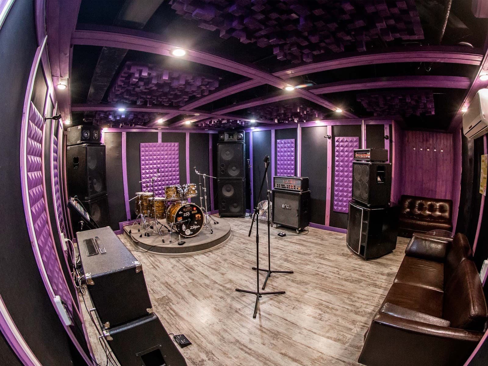 Red Gates Building Seven Sisters - Image 1