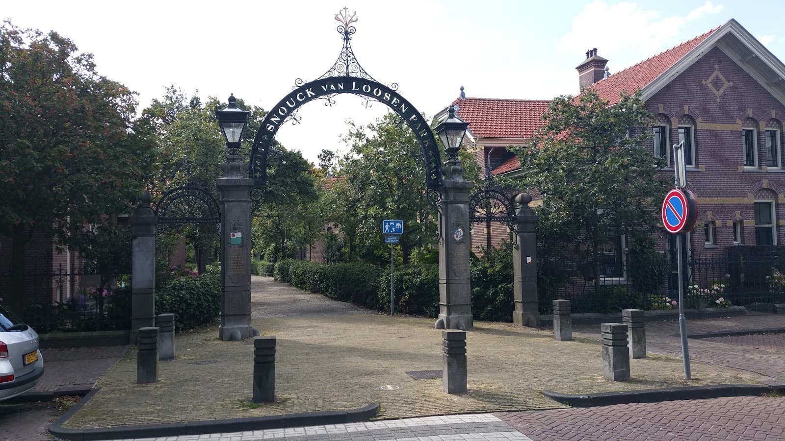 Snouck van Loosenpark - Image 1