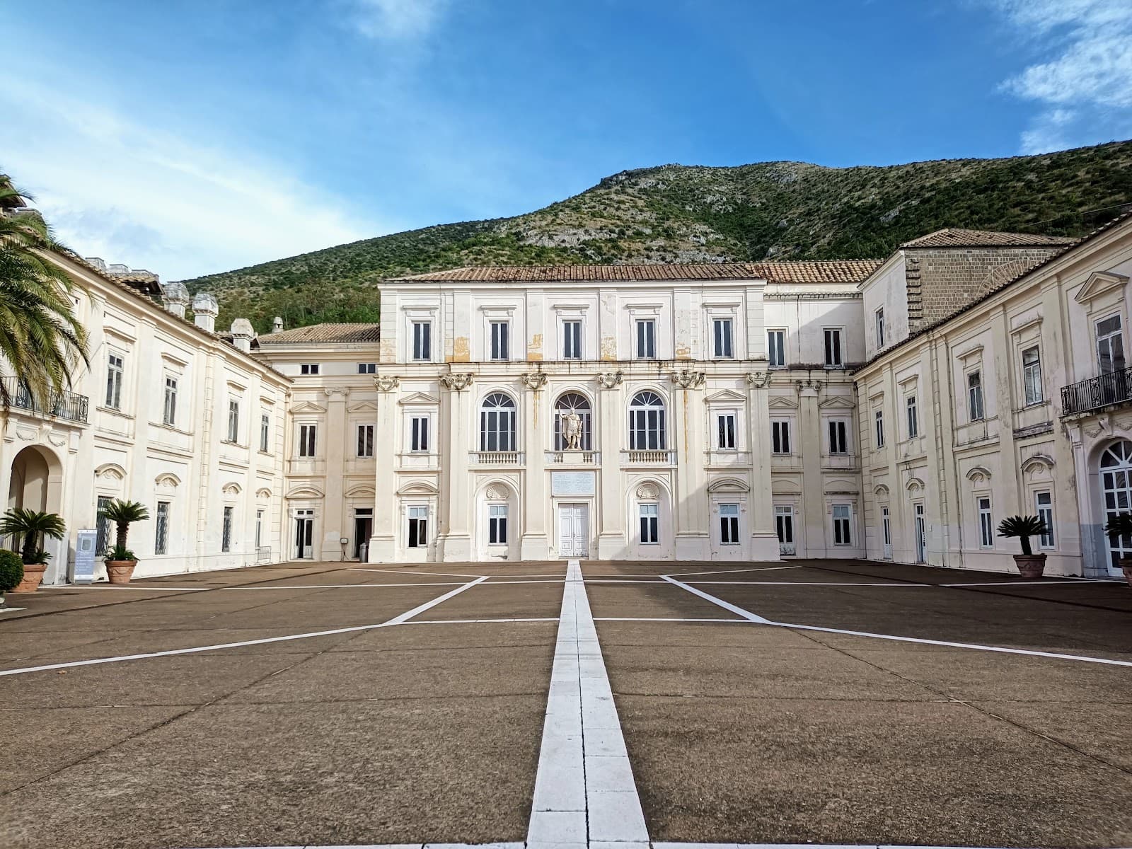 San Leucio village - Image 1