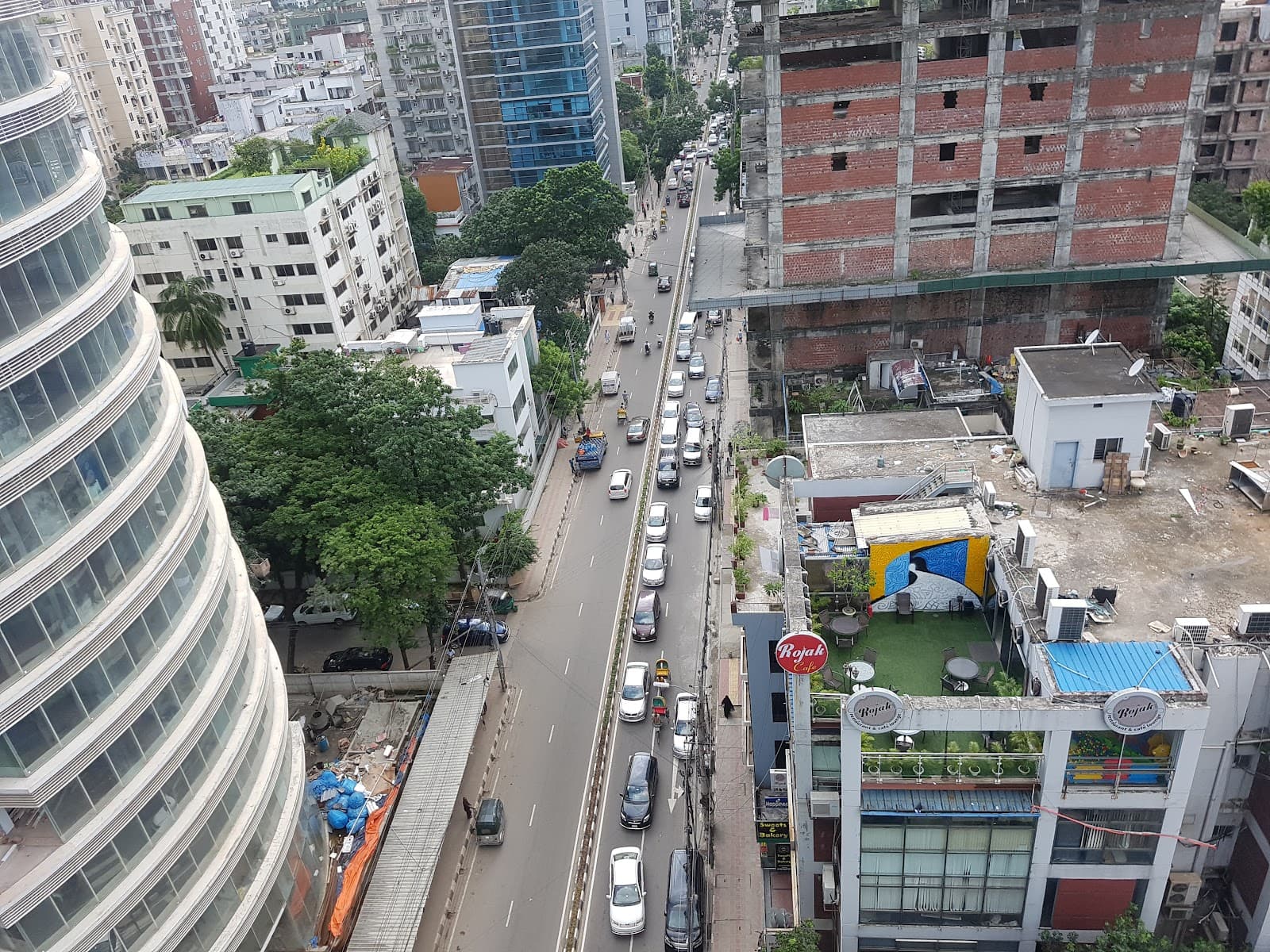 Banani 11 Street - Image 1