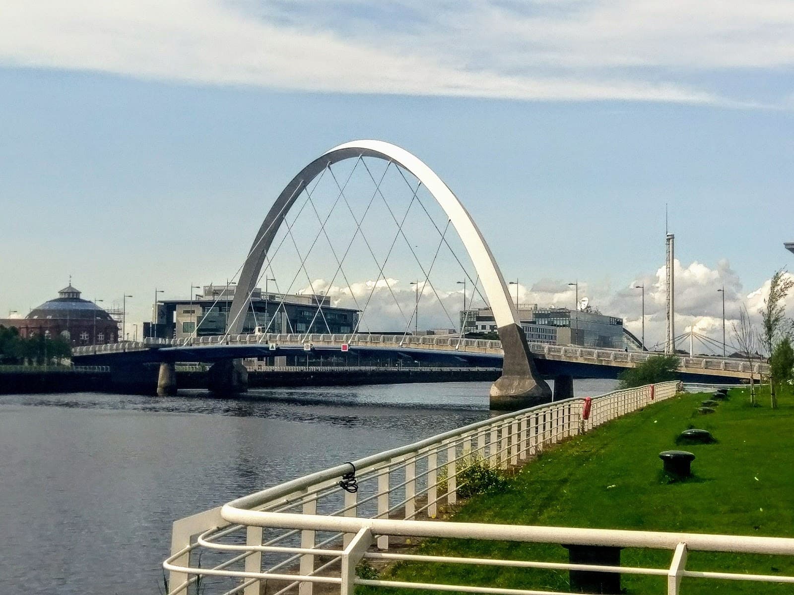 River Clyde and Clyde Arc Glasgow - Image 1
