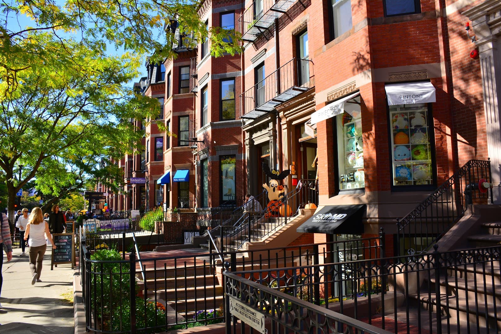 Newbury Street Boston - Image 1