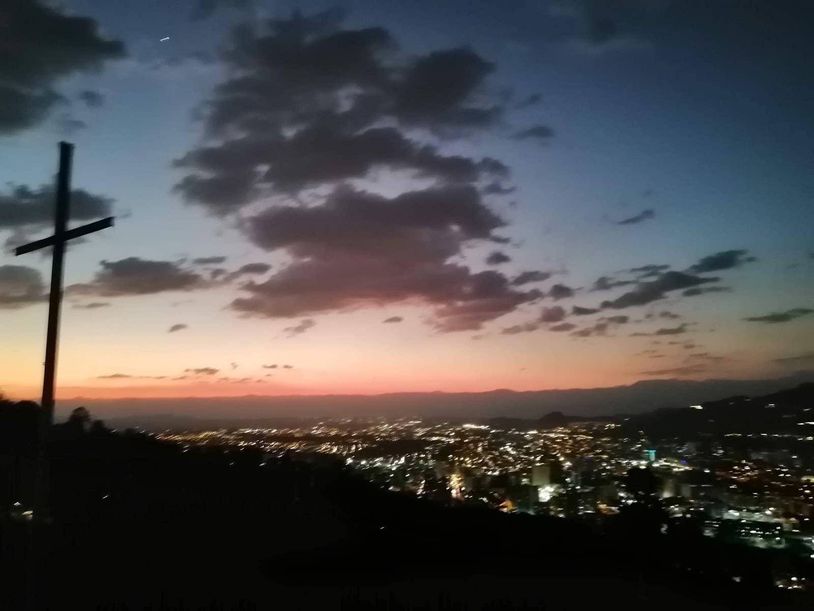 Transparent Lampposts